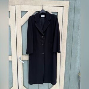 Women’s size 10 long black winter coat 100% wool like new